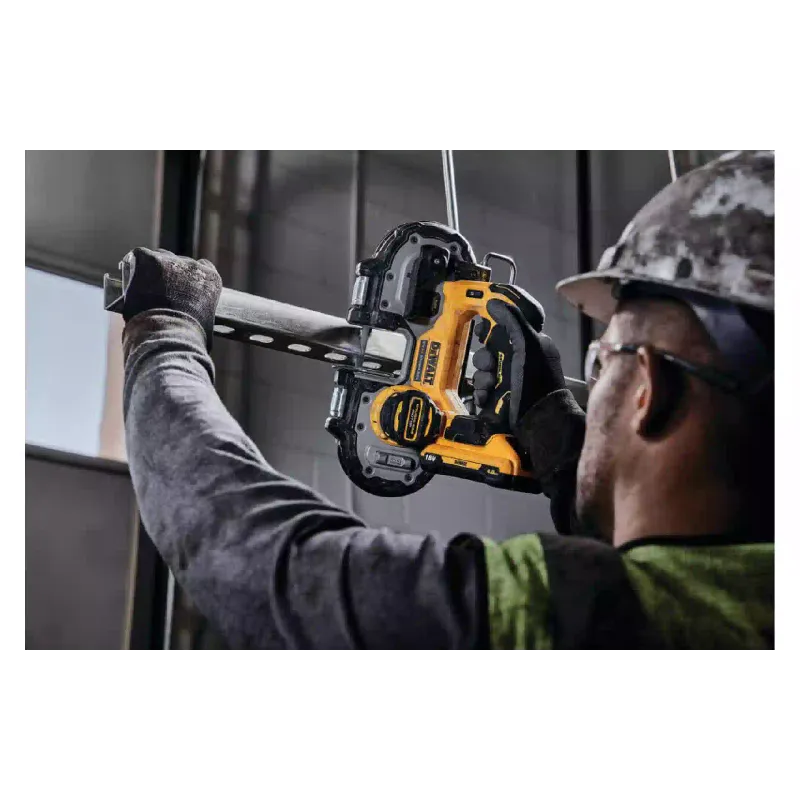 Пила сабельная DeWALT (DCS377NT)