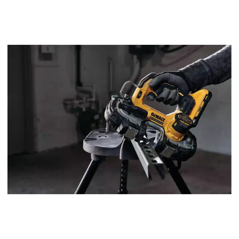 Пила сабельная DeWALT (DCS377NT)