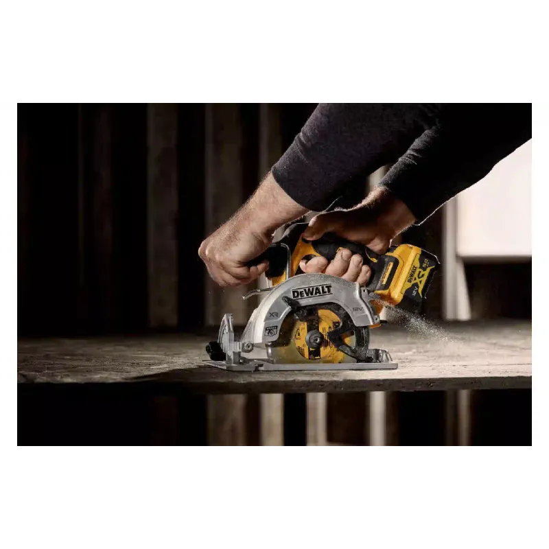 Körfűrész DeWALT (DCS512P2)