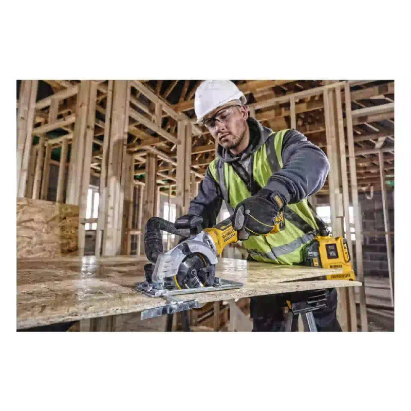 Пила дисковая DeWALT (DCS571NT)