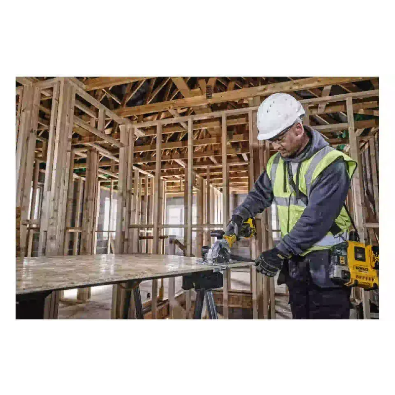 Пила дисковая DeWALT (DCS571NT)