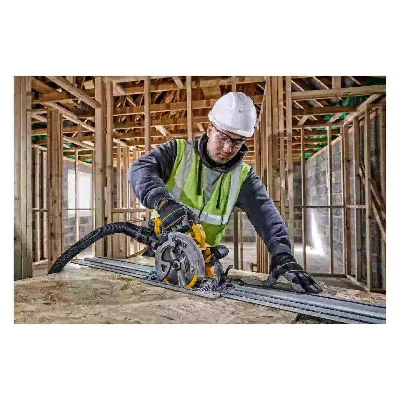 Körfűrész DeWALT (DCS572NT)