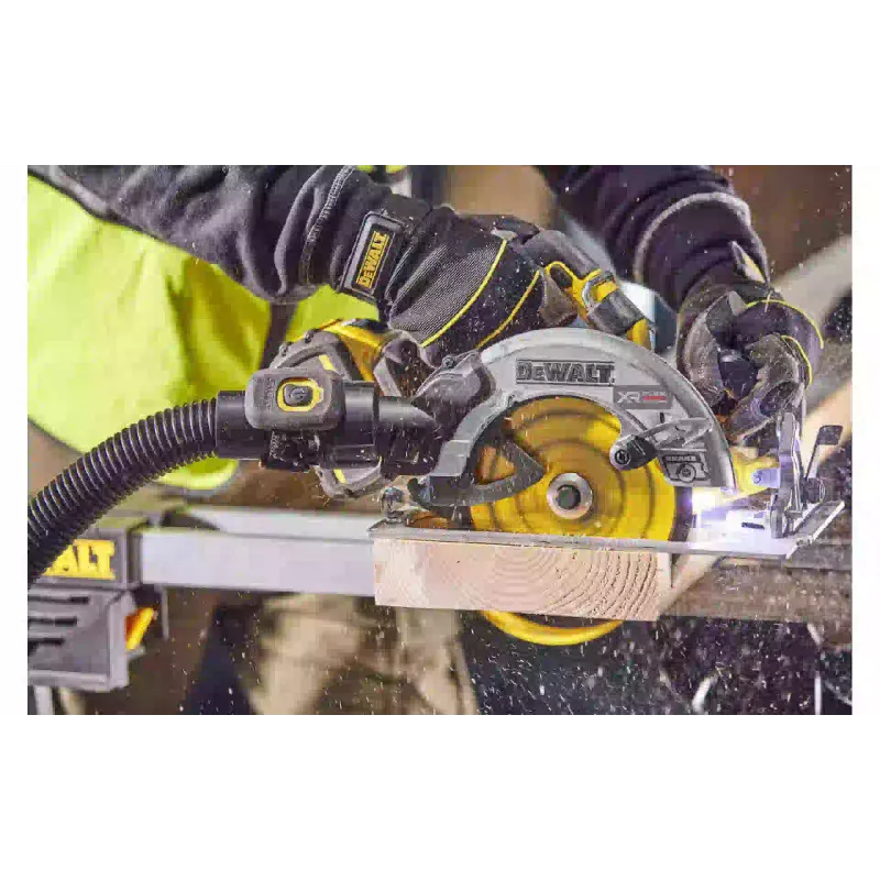 Körfűrész DeWALT (DCS573NT)