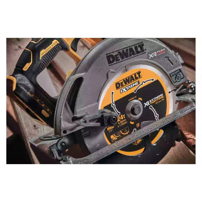 Körfűrész DeWALT (DCS573NT)