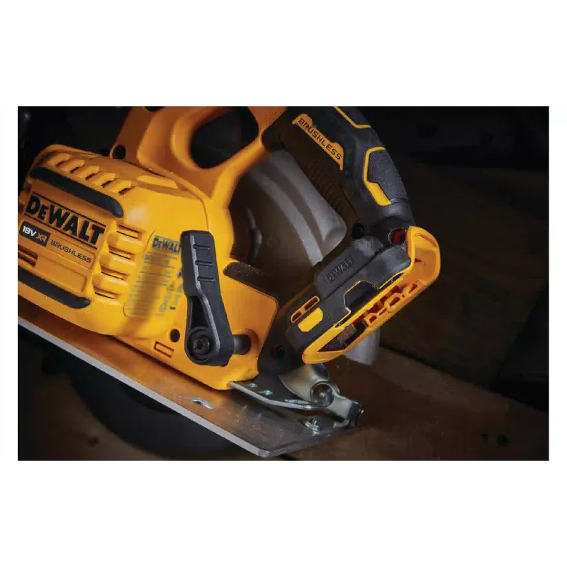 Körfűrész DeWALT (DCS573NT)