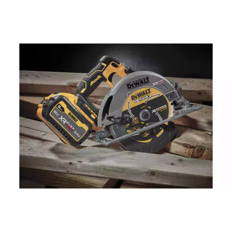 Körfűrész DeWALT (DCS573NT)