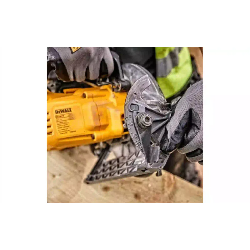 Körfűrész DeWALT (DCS577N)