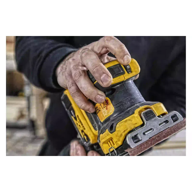Шліфувальна машина DeWALT (DCW200NT)
