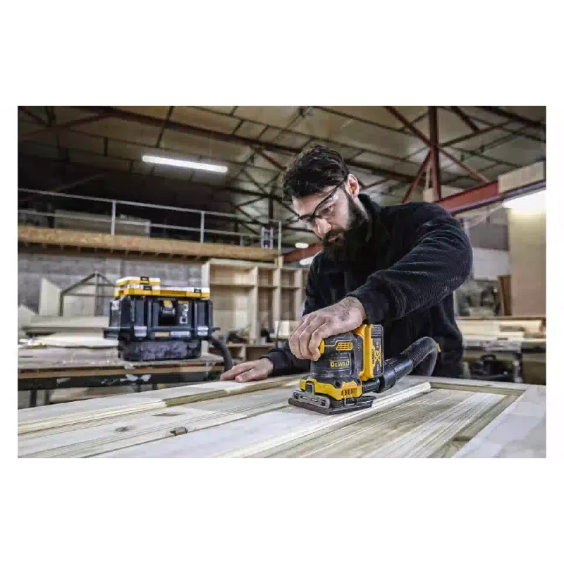 Шліфувальна машина DeWALT (DCW200NT)