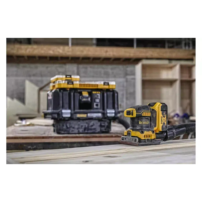 Шліфувальна машина DeWALT (DCW200NT)