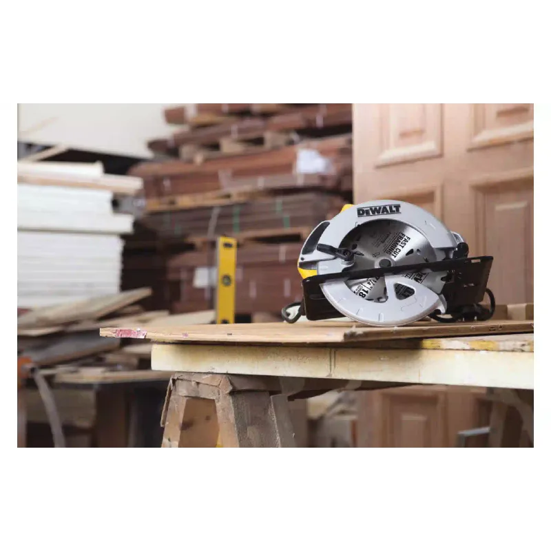 Circular saw DeWALT (DWE560)