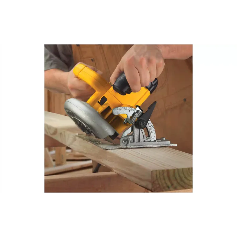 Körfűrész DeWALT (DWE575K)