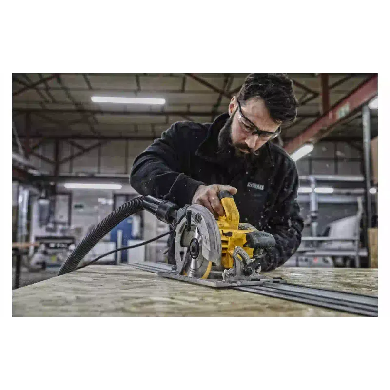 Körfűrész DeWALT (DWE576K)