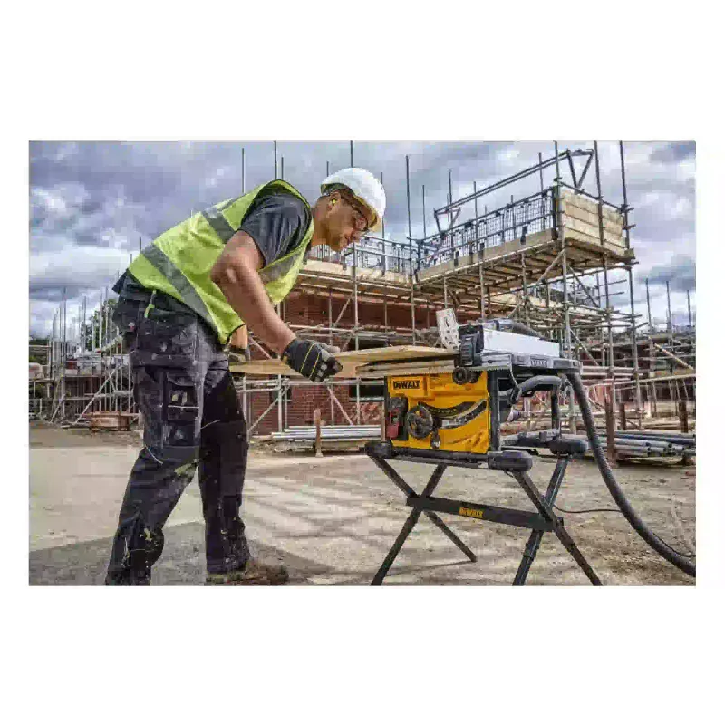 Körfűrész DeWALT (DWE7485RS)