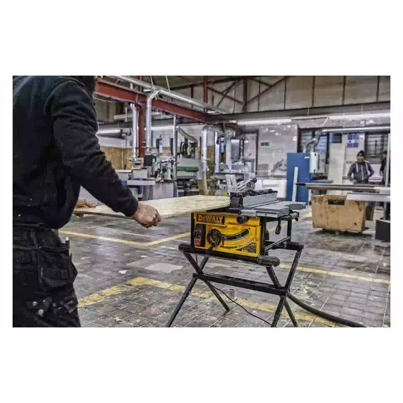 Körfűrész DeWALT (DWE7492)