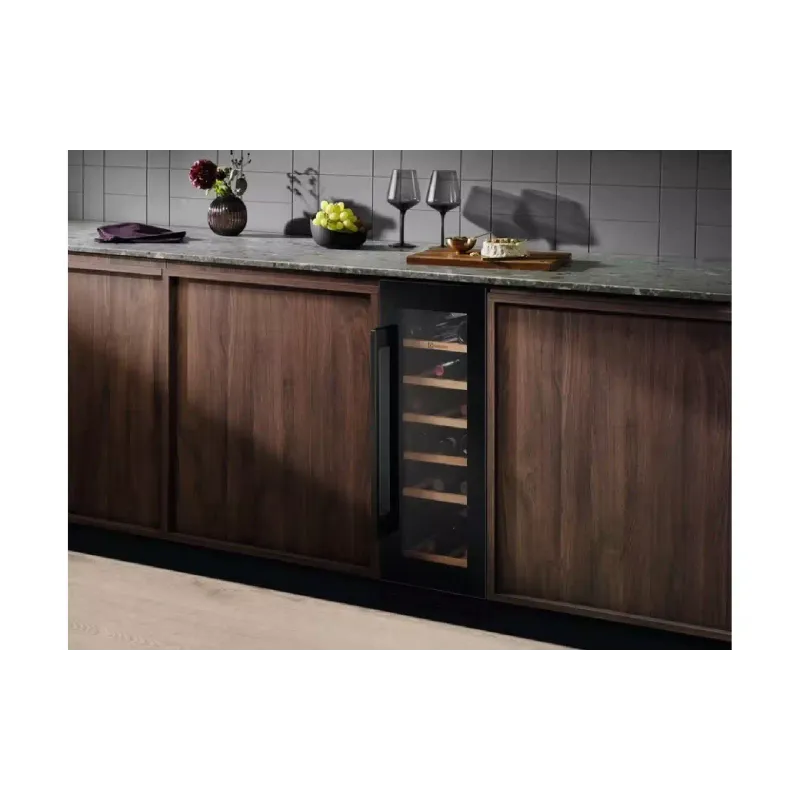 Frigorífico empotrado Electrolux, Black (EWUS020B5B)