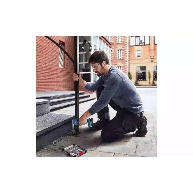 Шуруповерт-дриль Bosch (0.601.9K3.000)