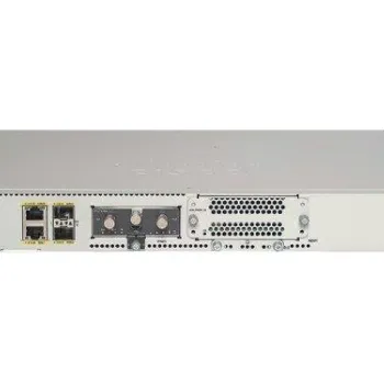 جهاز التوجيه Cisco (C8200L-1N-4T)