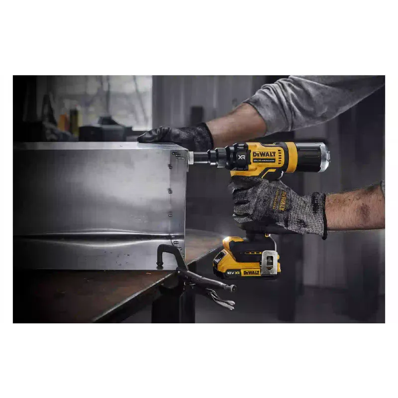 Заклепочник DeWALT (DCF403NT)