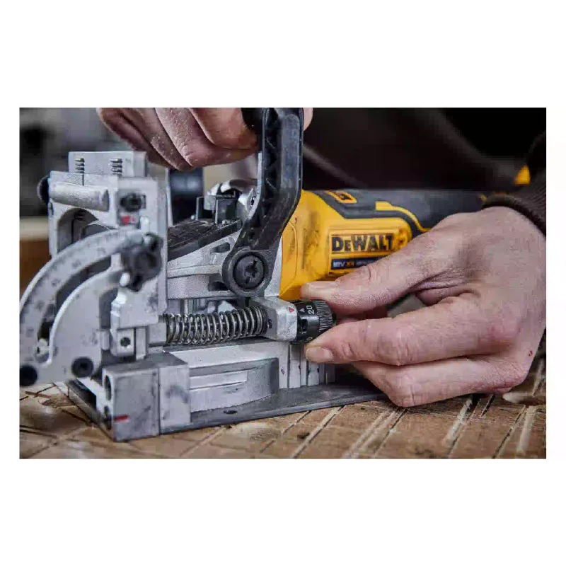 Fräser DeWALT (DCW682P2)