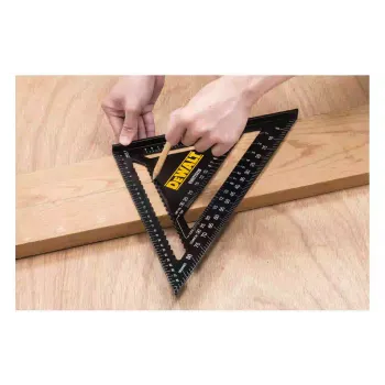 Уголок для кровельных работ DeWALT (DWHT25228-0)