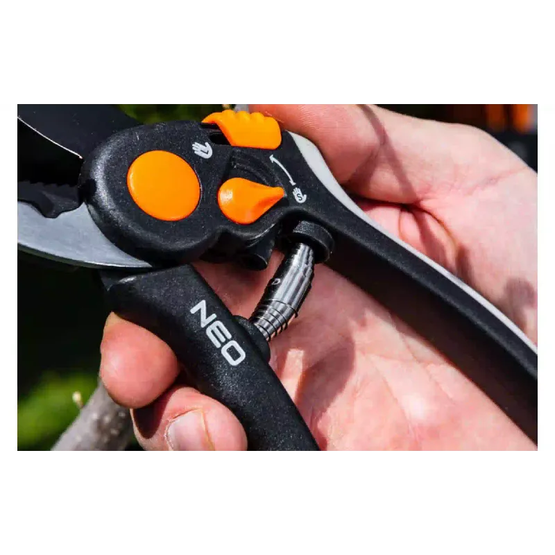 مقص Neo Tools (15-203)