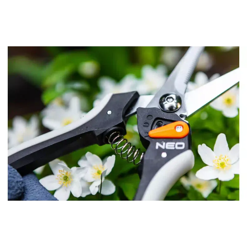 Tesouras de podar Neo Tools (15-208)