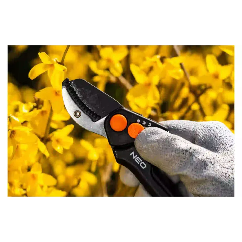 Podadera Neo Tools (15-201)