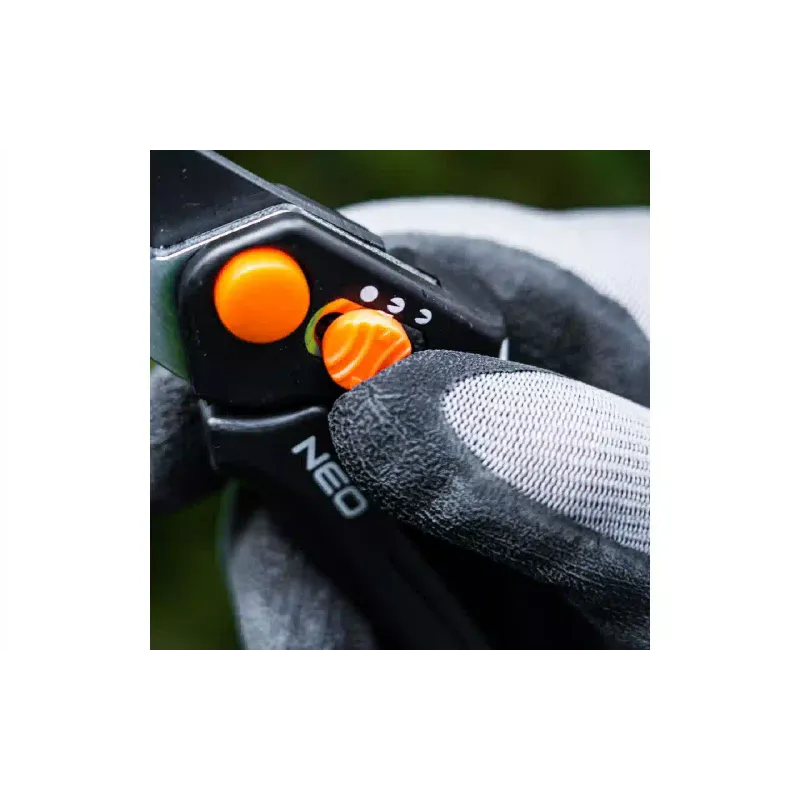 Škarje za obrezovanje Neo Tools (15-200)