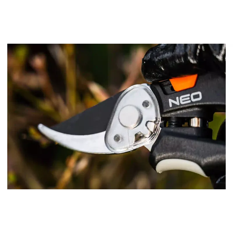 مقص Neo Tools (15-204)