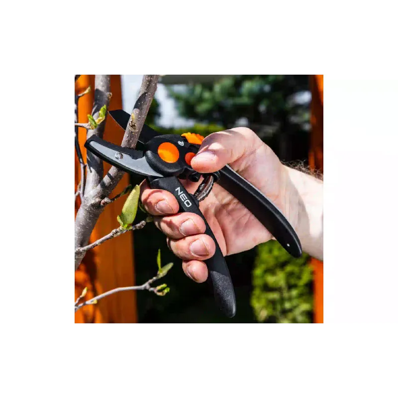 مقص Neo Tools (15-203)