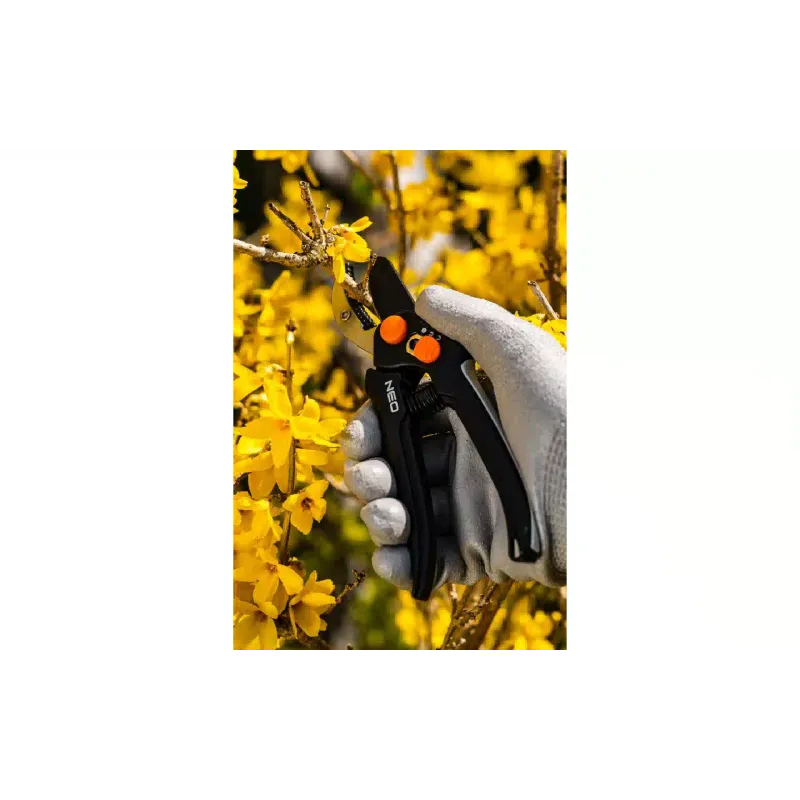 Podadera Neo Tools (15-201)