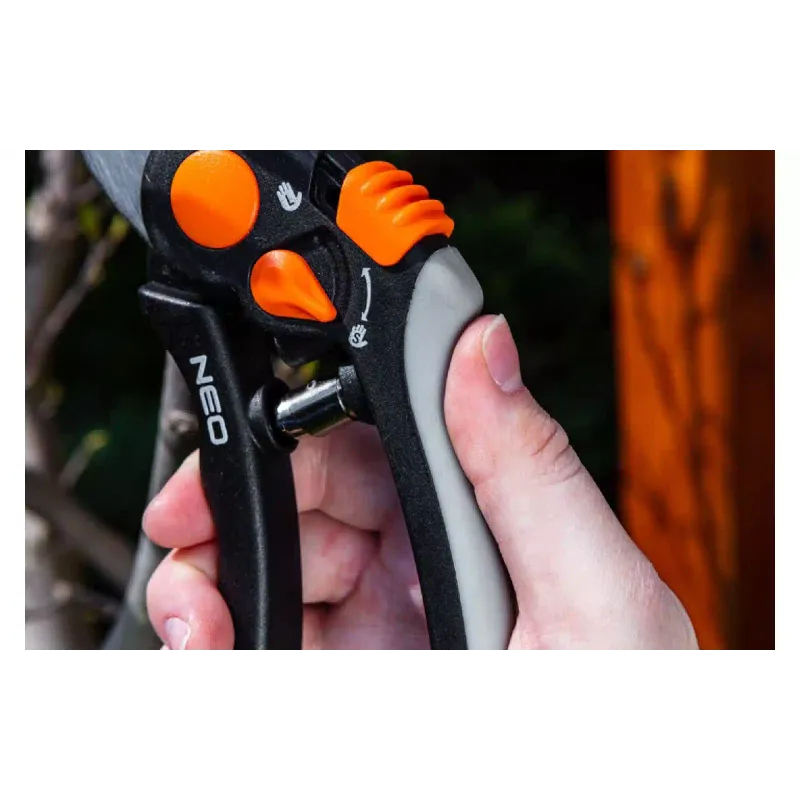 مقص Neo Tools (15-203)