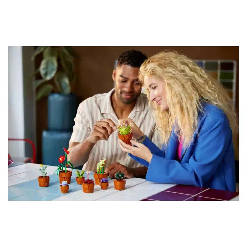 Constructor LEGO Icons Tiny Plants (10329)