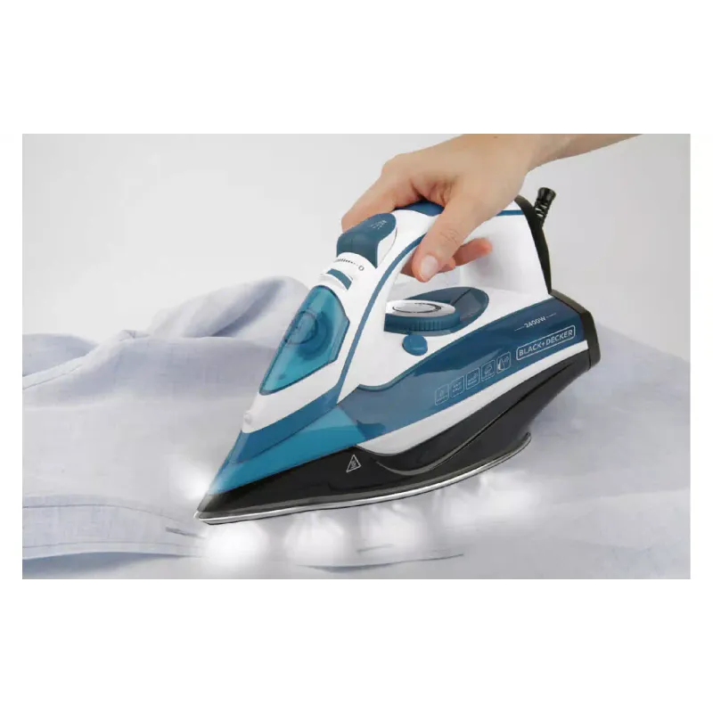 Желязо Black+Decker (BXIR2402E)