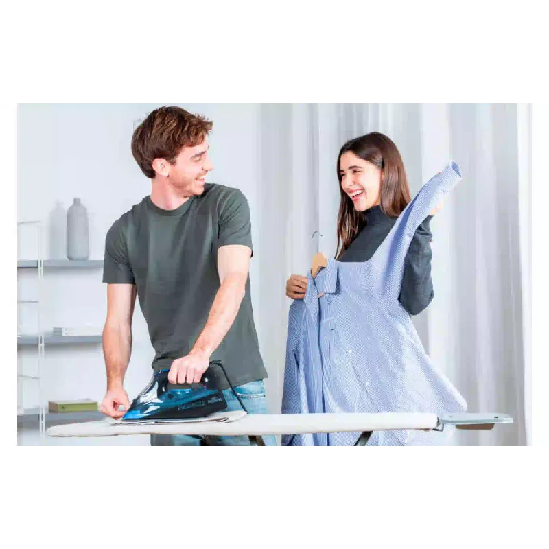 Σίδερο Black+Decker (BXIR2805E)
