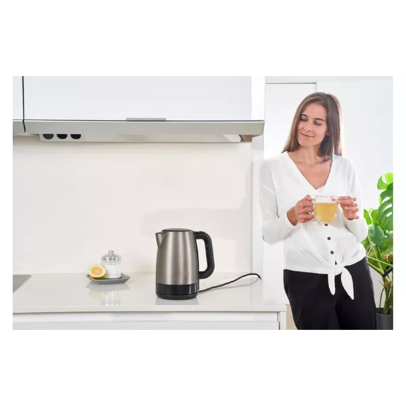 Electric kettle Black+Decker (BXKE2201E), 2200 W, Black