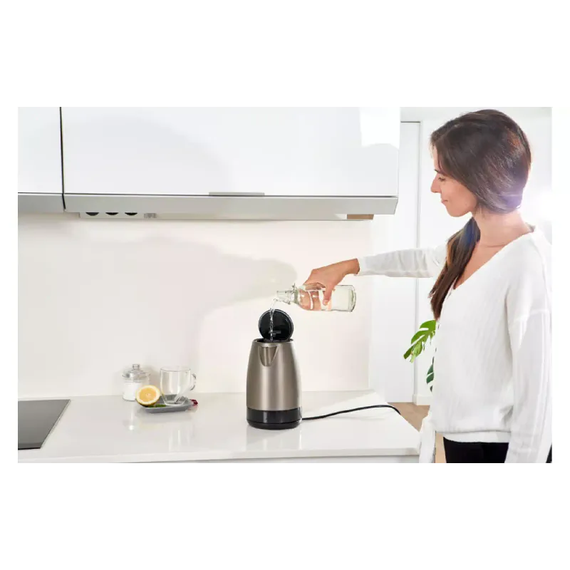 Electric kettle Black+Decker (BXKE2201E), 2200 W, Black