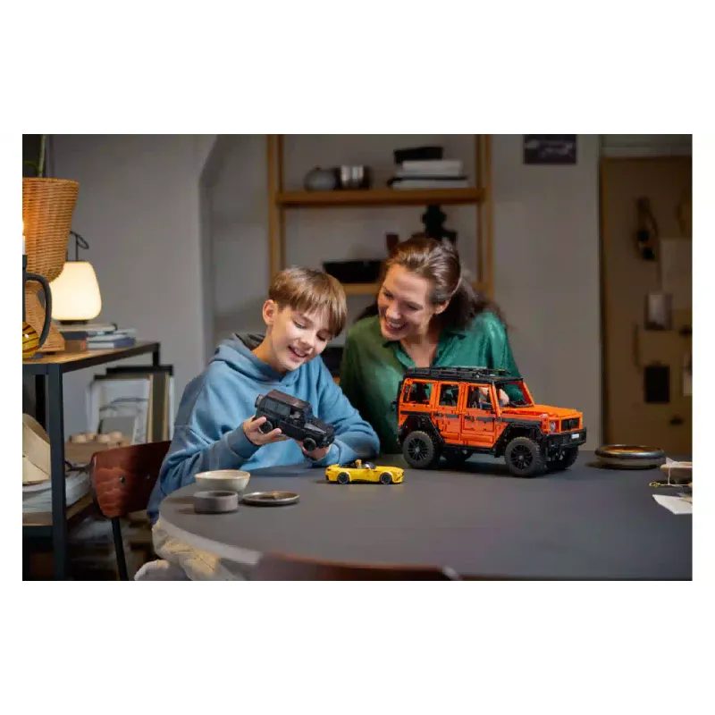 Konstruktor LEGO Technic Mercedes-Benz G 500 PROFESSIONAL Line (42177)