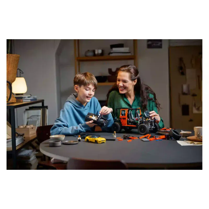 Konstruktor LEGO Technic Mercedes-Benz G 500 PROFESSIONAL Line (42177)