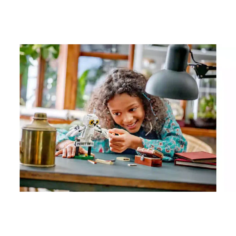 Construtor LEGO Harry Potter Hedwig at 4 Privet Drive (76425)