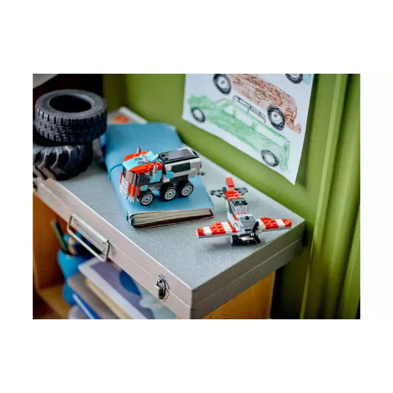 Konstruktőr LEGO Creator 3-in-1 Flatbed Truck with Helicopter (31146)