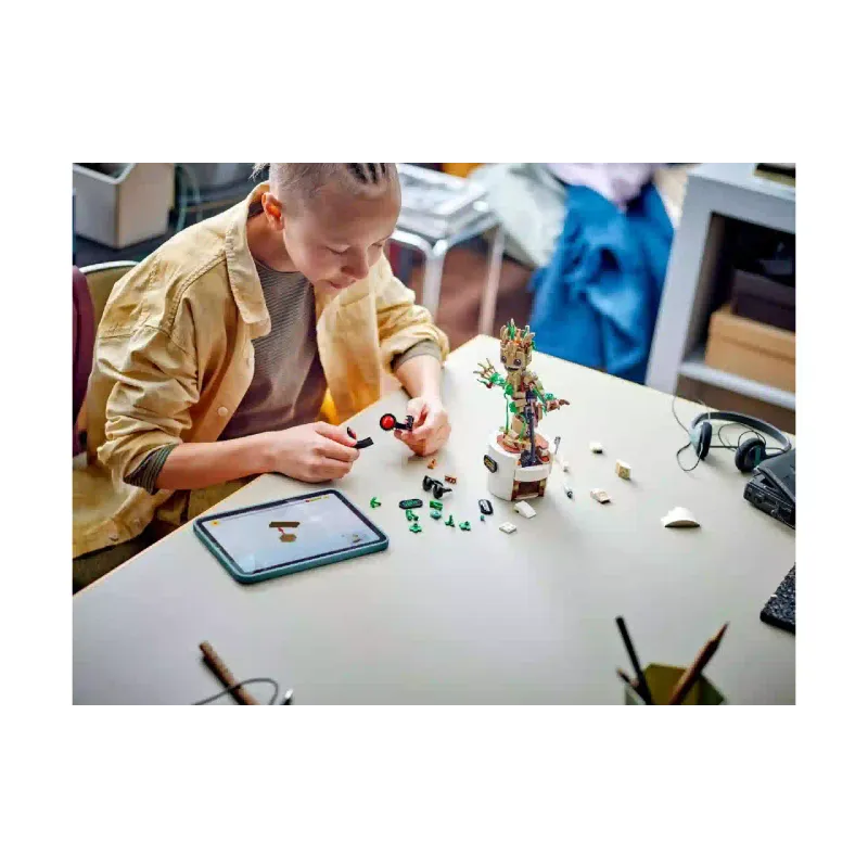 Konstruktor LEGO Super Heroes Marvel Dancing Groot (76297)