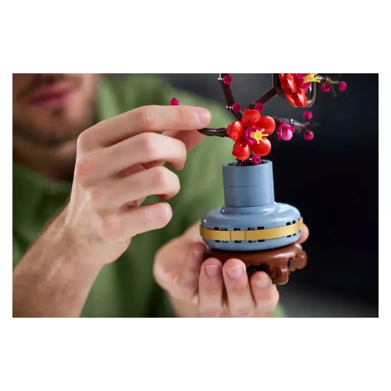 Konstruktor LEGO Icons Plum Blossom (10369)