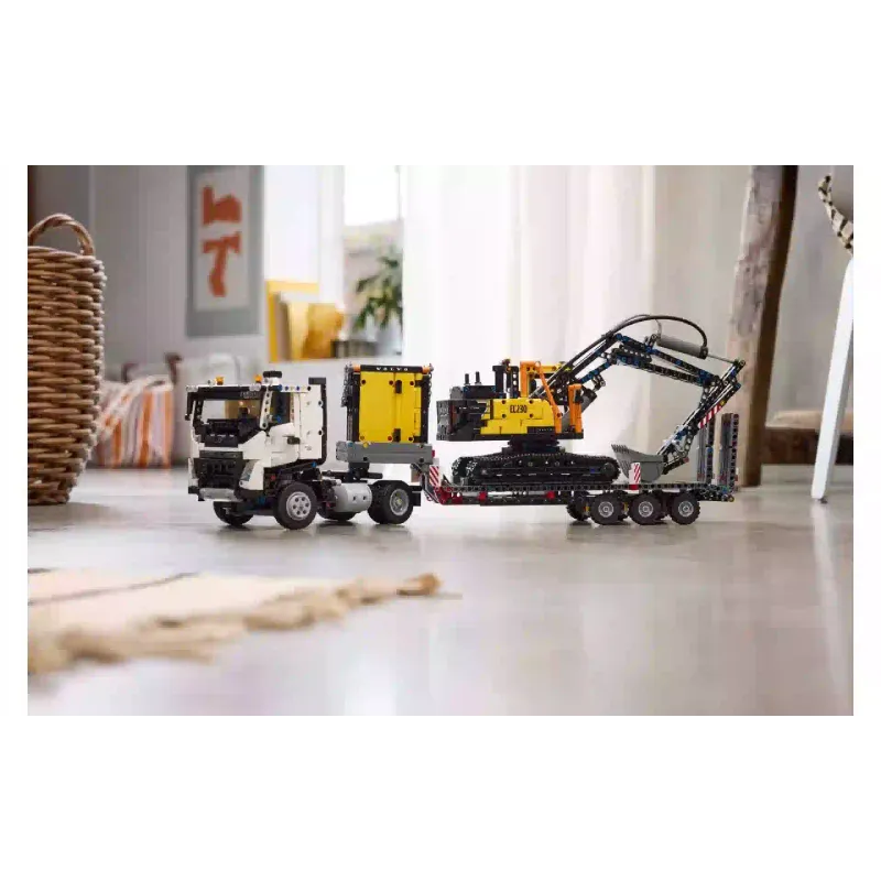 منشئ LEGO Technic Volvo FMX Truck & EC230 Electric Excavator (42175)