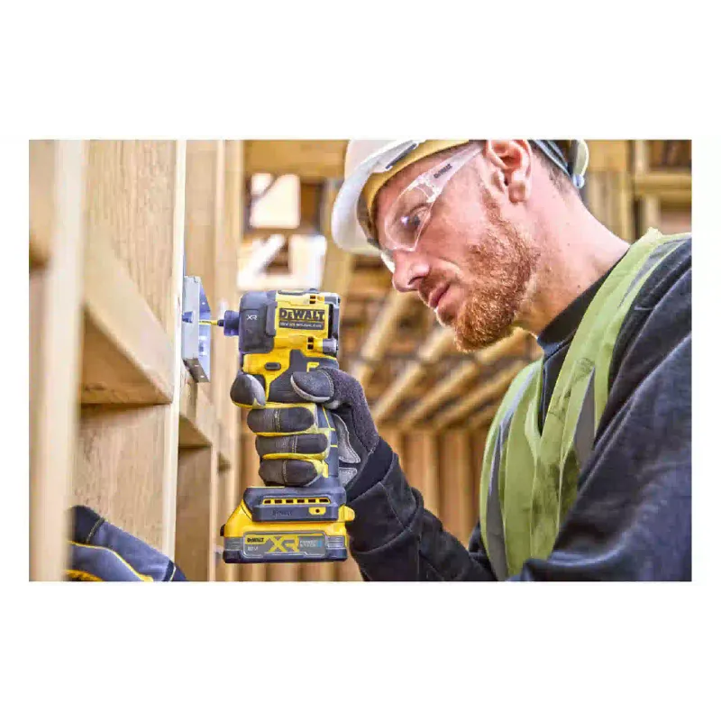 Impact screwdriver DeWALT (DCF870N)