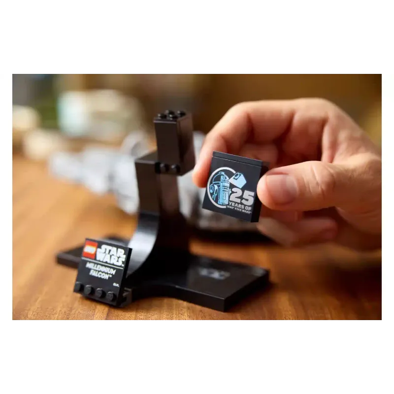 Konstruktőr LEGO Star Wars Millennium Falcon (75375)