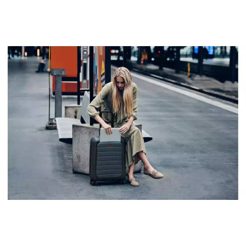 Bőrönd Wenger Syntry, Black (610163)