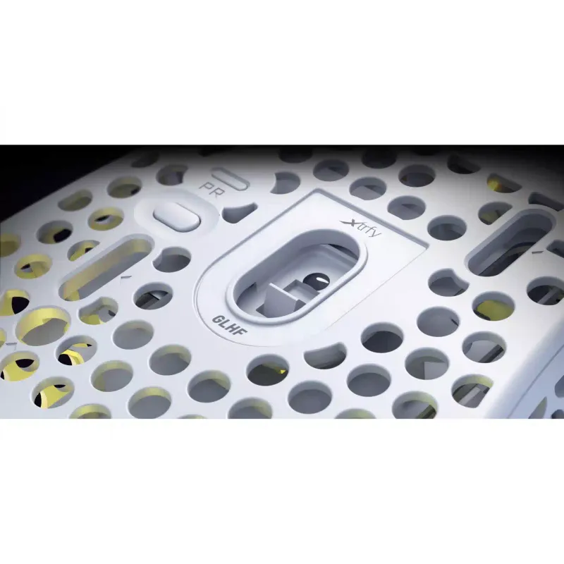 Mouse Cherry Xtrfy M4  White (M4W-RGB-WHITE)