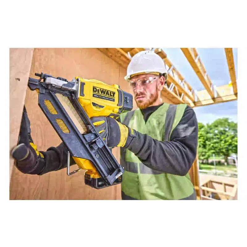 Pištola DeWALT (DCN930N)